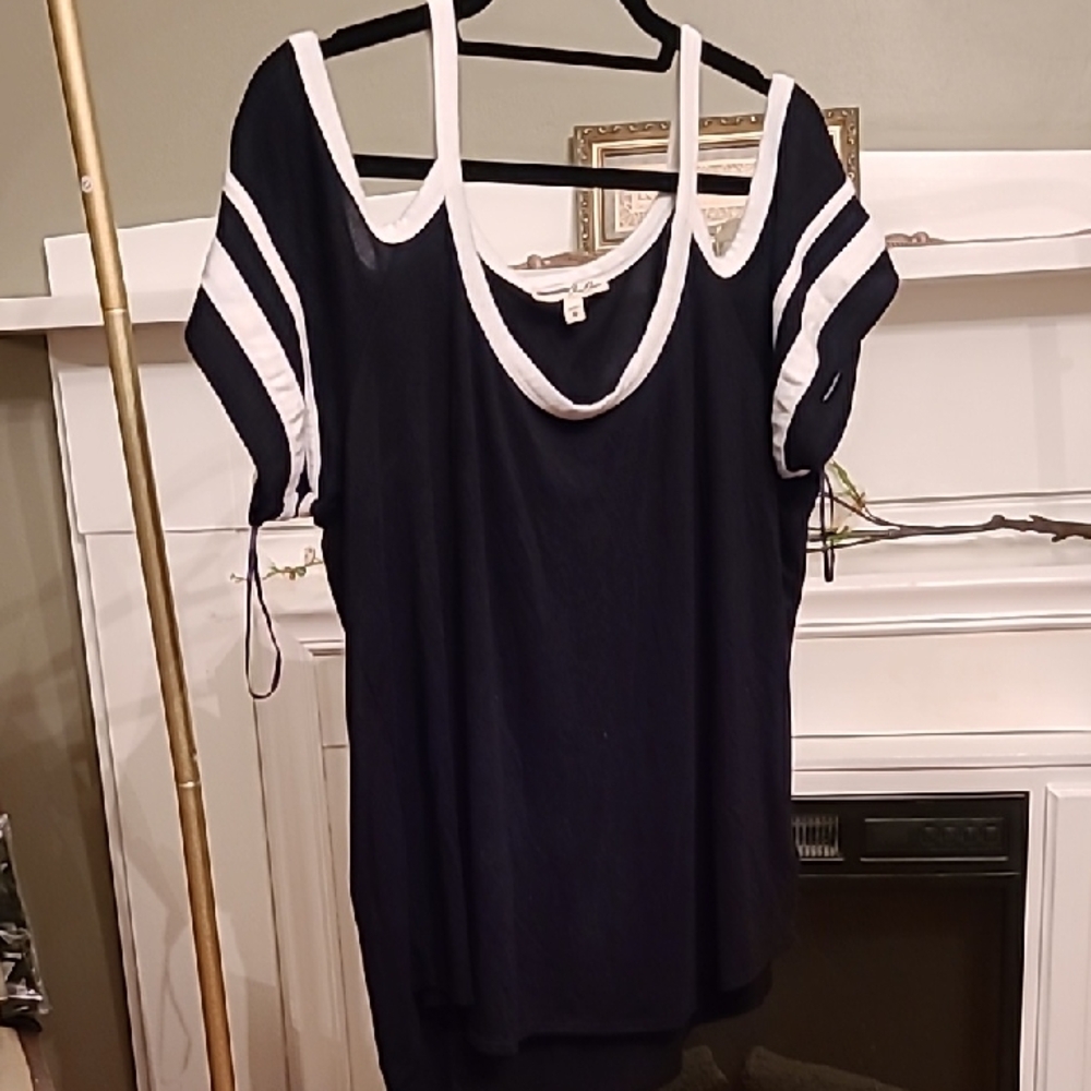 Elegant Black and White Women's Jersey Top